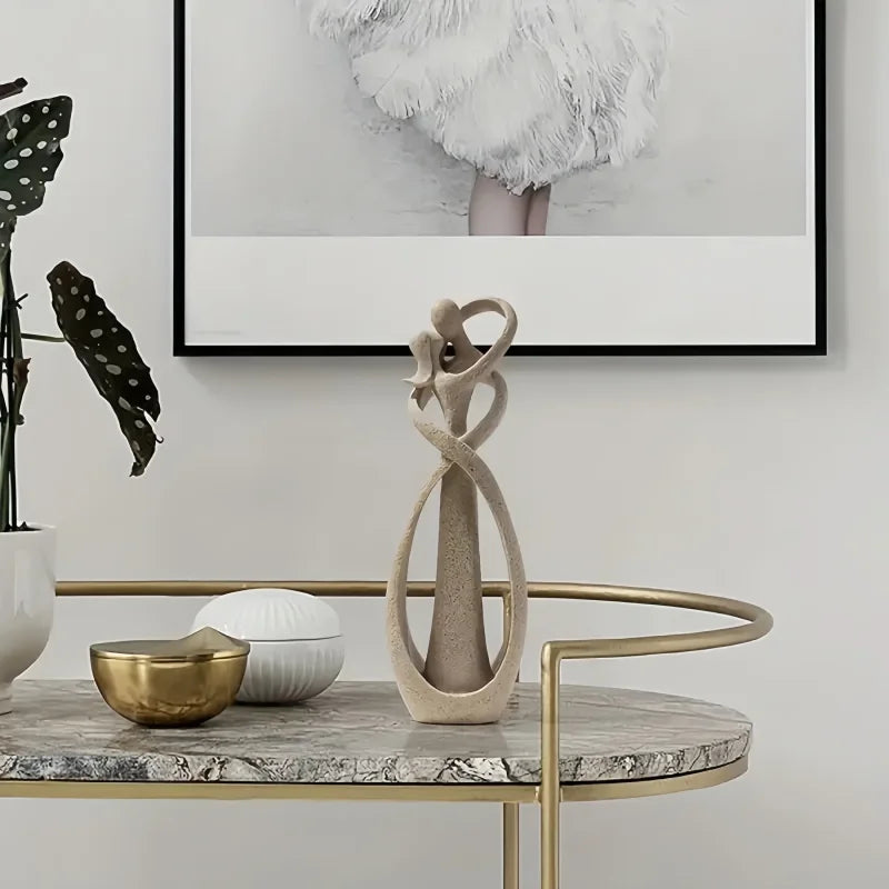 Escultura Abstrata de Casal Beijando em Resina para Decoração de Interiores