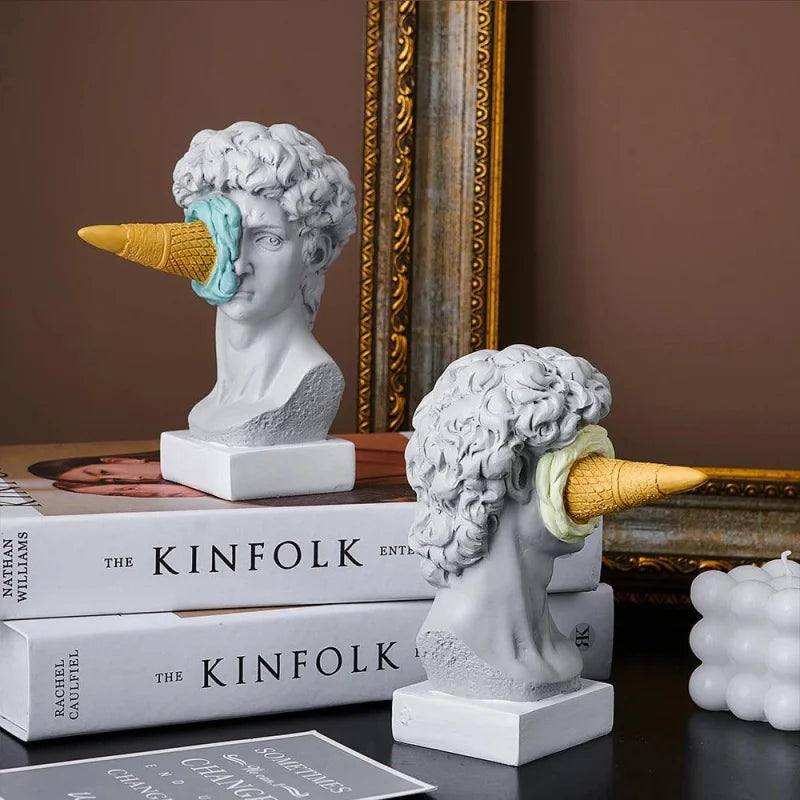 Escultura Pós-Moderna de David em Resina para Decoração - Arte Contemporânea