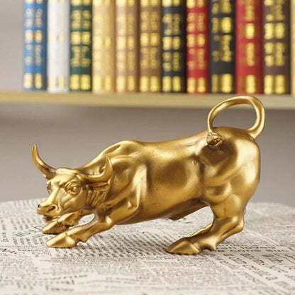 Estátua Decorativa Touro de Wall Street Dourado em Resina - Acessório de Decoração