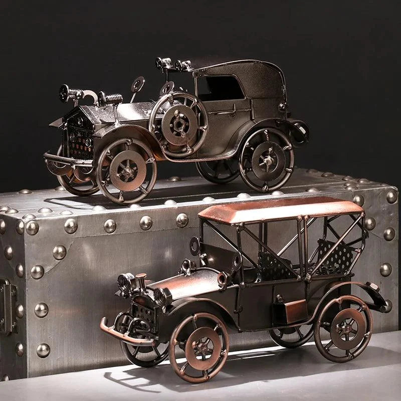 Miniatura de Carro Antigo em Metal para Decoração Retrô