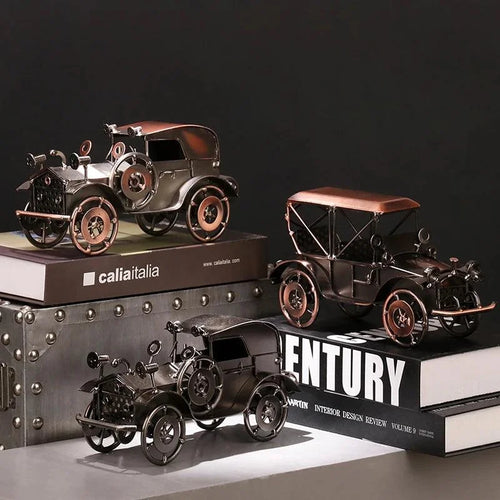 Miniatura de Carro Antigo em Metal para Decoração Retrô