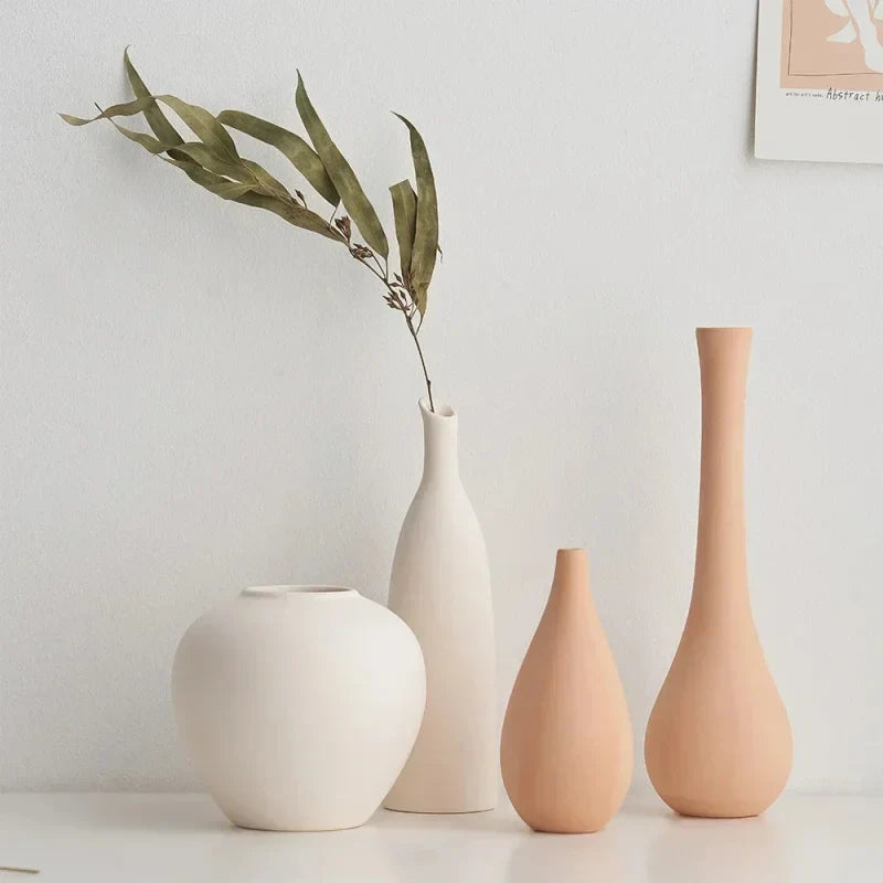 Vaso de Cerâmica para Arranjos Florais - Design Moderno e Elegante